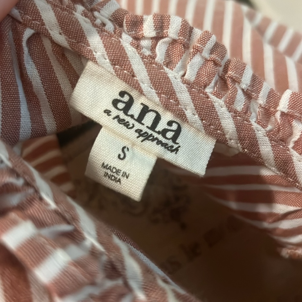 a.n.a. Light red & white striped shortsleeve flowy blouse women’s top Small - Picture 8 of 9